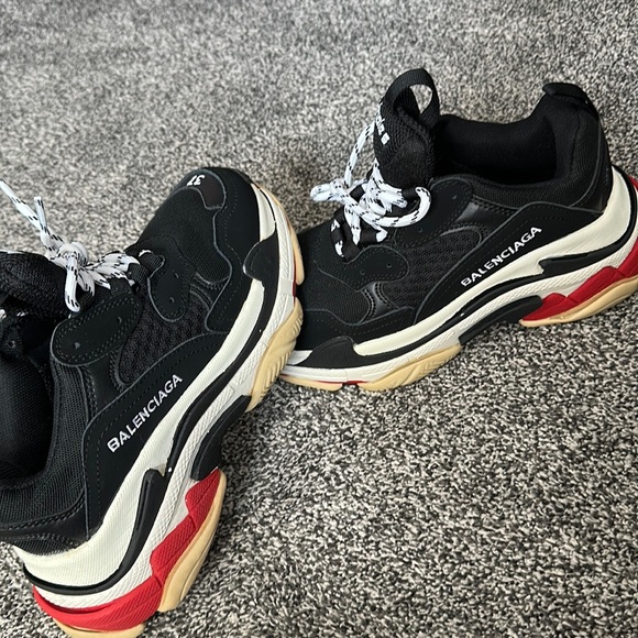 Balenciaga Shoes - Balenciaga triple S sneakers